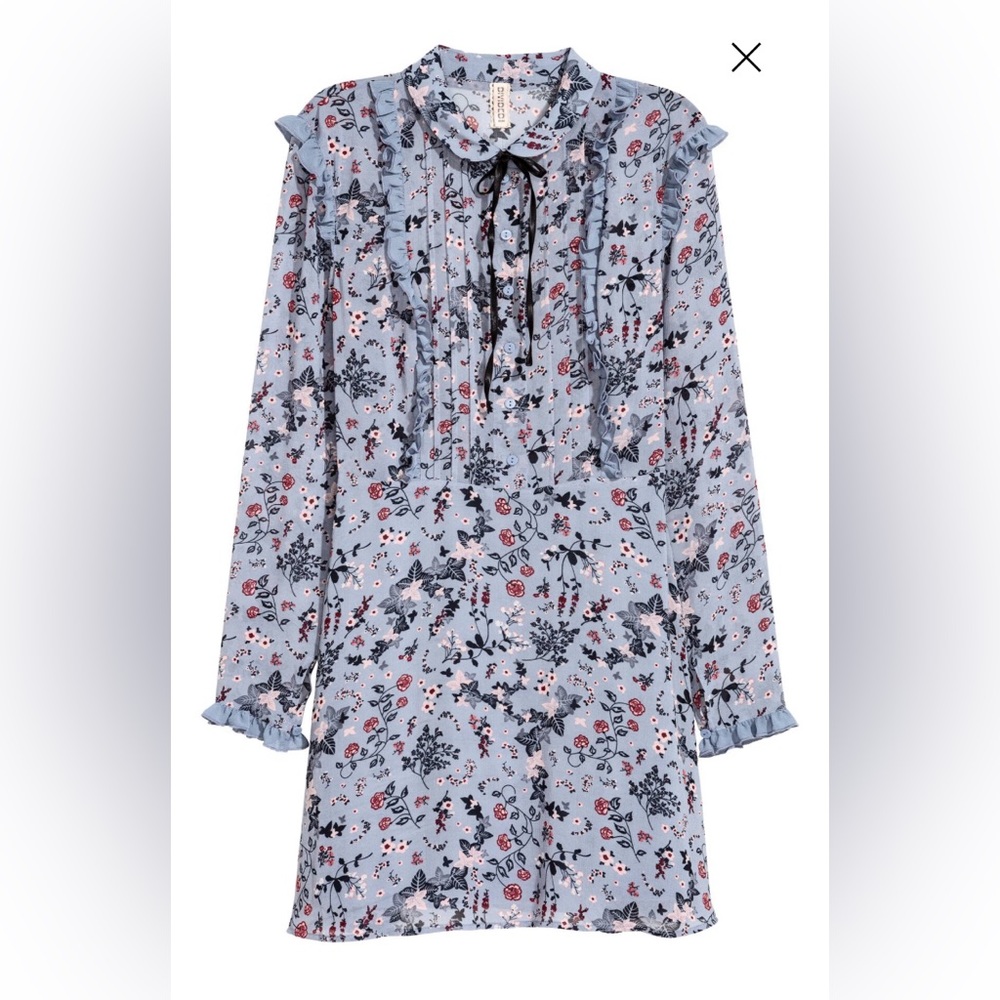 Short dress in chiffon with a printed pattern
